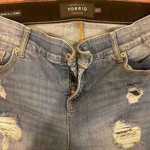 Torrid Premium Bombshell Skinny Distressed Denim Jeans. Size 16R